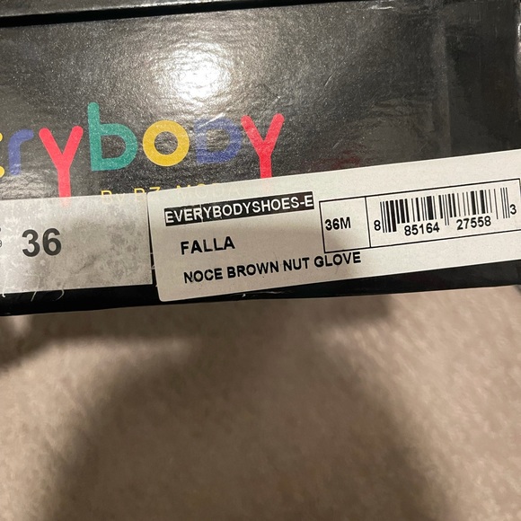 Everybody falla boots - Picture 3 of 7